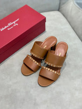 Load image into Gallery viewer, SE542  Size5-9  Heels:5.5cm Material: Sheep skin Lining: Sheep skin Sole: Italian leather
