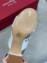 Load image into Gallery viewer, SE543  Size5-9  Heels:5.5cm Material: Sheep skin Lining: Sheep skin Sole: Italian leather
