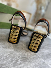 Load image into Gallery viewer, SE552 Size 4-9 Heels:7.5cm Material: Cowhide Lining: Sheep skin Sole: Italian leather
