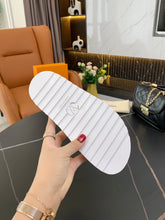 Load image into Gallery viewer, SE555  Size 4-12
