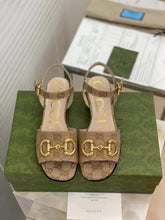 Load image into Gallery viewer, SE556  Size 4-10 Heels:2.5cm Lining: Sheep skin Sole: Italian leather
