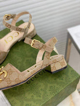 Load image into Gallery viewer, SE556  Size 4-10 Heels:2.5cm Lining: Sheep skin Sole: Italian leather
