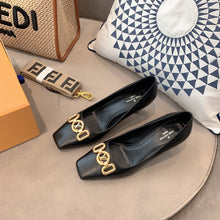 Load image into Gallery viewer, SE567  Size 4-9  Heels:7cm Material: Cowhide  Lining: Sheep skin Sole: Italian leather
