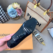 Load image into Gallery viewer, SE567  Size 4-9  Heels:7cm Material: Cowhide  Lining: Sheep skin Sole: Italian leather
