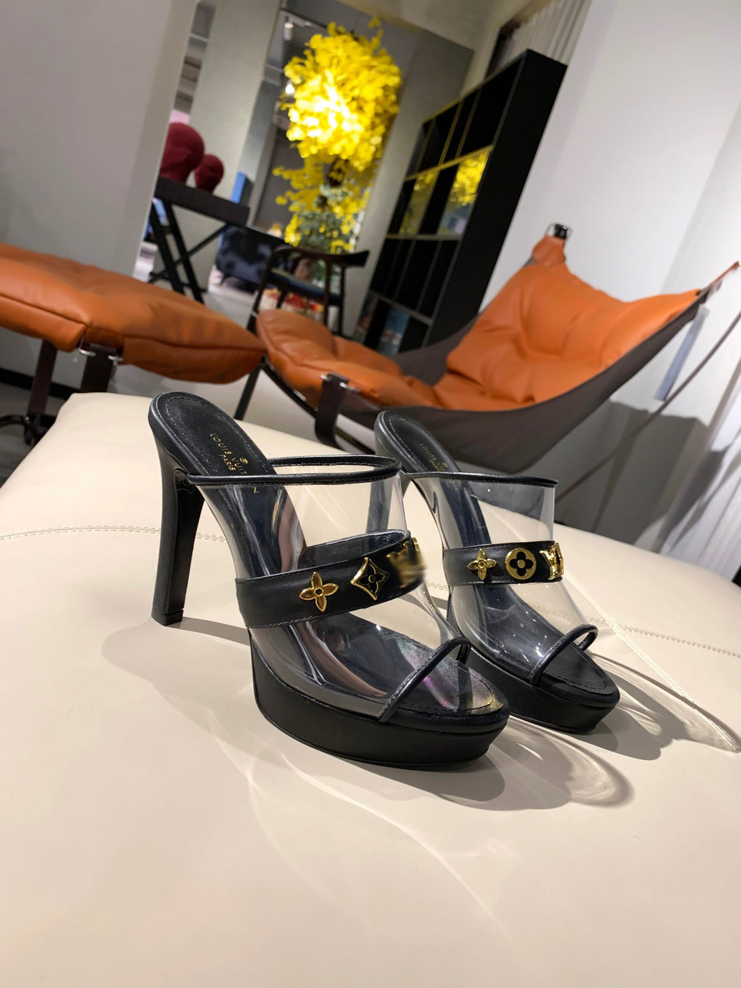 SE570 Size 4-11   Heels:10cm Material: Cowhide  Lining: Sheep skin Sole: Italian leather