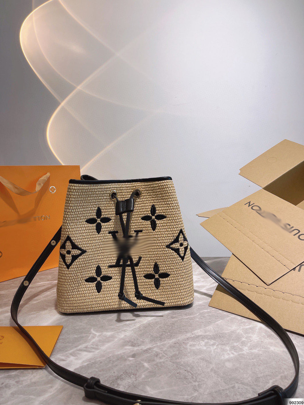 LB505 10.4x10.4x6.9inch