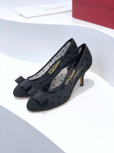 Load image into Gallery viewer, SE607 Size 4-10 Flat 1cm  Heel 3cm  Heel 7cm
