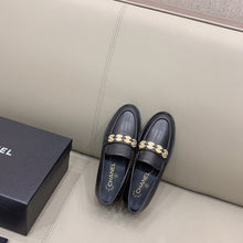 Load image into Gallery viewer, SE615 Size 5-10 Material: Cowhide  Lining: Sheep skin Sole: Italian leather and Non-slip rubber
