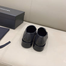 Load image into Gallery viewer, SE615 Size 5-10 Material: Cowhide  Lining: Sheep skin Sole: Italian leather and Non-slip rubber
