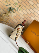 Load image into Gallery viewer, LB517  9.8x7.5x2.8inch
