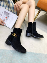 Load image into Gallery viewer, SE616 Size 5-10   Heels:4cm Material: Suede Lining: Sheep skin Sole: Rubber
