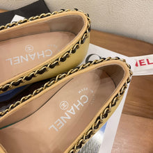 Load image into Gallery viewer, SE617 Size 5-10  Material: Cowhide  Lining: Sheep skin Sole: Italian leather
