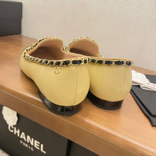 Load image into Gallery viewer, SE617 Size 5-10  Material: Cowhide  Lining: Sheep skin Sole: Italian leather

