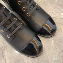 Load image into Gallery viewer, SE619  Size 5-9 Material: Cowhide  Lining: Sheep skin Sole: Italian leather
