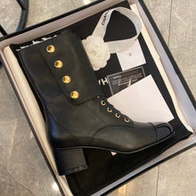 Load image into Gallery viewer, SE619  Size 5-9 Material: Cowhide  Lining: Sheep skin Sole: Italian leather
