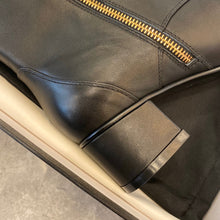 Load image into Gallery viewer, SE619  Size 5-9 Material: Cowhide  Lining: Sheep skin Sole: Italian leather
