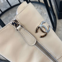 Load image into Gallery viewer, SE620  Size 5-9  Material: Cowhide  Lining: Sheep skin Sole: Italian leather
