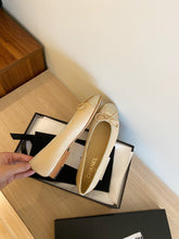 Load image into Gallery viewer, SE621  Size 4-11
