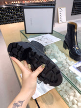 Load image into Gallery viewer, SE623 Size 4-11  Heels:6cm Material: Cowhide  Lining: Cowhide Sole: Rubber
