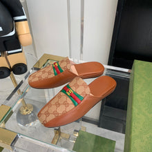 Load image into Gallery viewer, SE625 Size 5-9   Material: Cowhide  Lining: Sheep skin Sole: Italian leather
