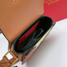 Load image into Gallery viewer, VLTN024  Mini:7.1x4.9x3inch  Small:10.6x5.9x3.5inch
