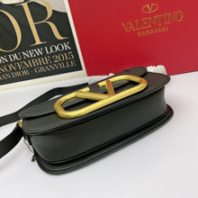 Load image into Gallery viewer, VLTN025  Mini:7.1x4.9x3inch Small:10.6x5.9x3.5inch
