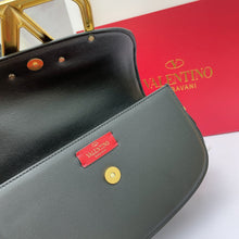 Load image into Gallery viewer, VLTN025  Mini:7.1x4.9x3inch Small:10.6x5.9x3.5inch

