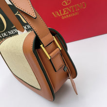 Load image into Gallery viewer, VLTN026  Mini:7.1x4.9x3inch Small:10.6x5.9x3.5inch
