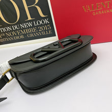 Load image into Gallery viewer, VLTN029   VLTN013  Mini:7.1x4.9x3inch  Small:10.6x5.9x3.5inch
