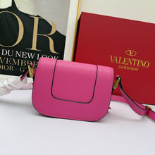 Load image into Gallery viewer, VLTN030  VLTN013  Mini:7.1x4.9x3inch  Small:10.6x5.9x3.5inch
