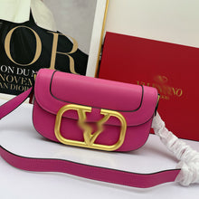 Load image into Gallery viewer, VLTN031  VLTN013  Mini:7.1x4.9x3inch  Small:10.6x5.9x3.5inch
