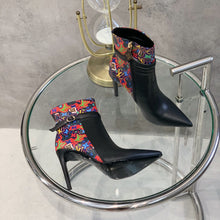 Load image into Gallery viewer, SE636 Size 4-11 Heels:10.5cm Material: Cowhide  Lining: Sheep skin Sole: Italian leather
