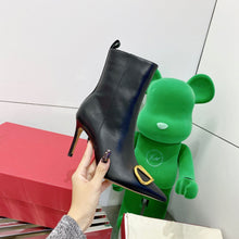 Load image into Gallery viewer, SE649  Size 5-9  Material: Cowhide  Lining: Sheep skin Sole: Italian leather
