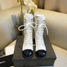 Load image into Gallery viewer, SE651  Size 5-9  Material: Cowhide  Lining: Sheep skin Sole: Italian leather
