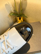 Load image into Gallery viewer, SE651  Size 5-9  Material: Cowhide  Lining: Sheep skin Sole: Italian leather
