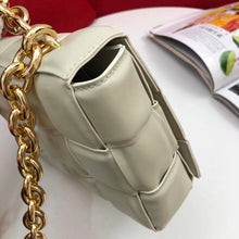 Load image into Gallery viewer, BV033   10.2x7.1x3.2inch
