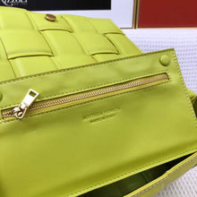 Load image into Gallery viewer, BV034   10.2x7.1x3.2inch
