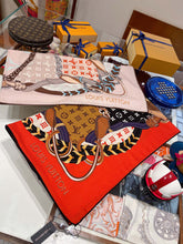 Load image into Gallery viewer, CLTH184  140x140cm
