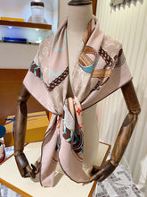 Load image into Gallery viewer, CLTH184  140x140cm
