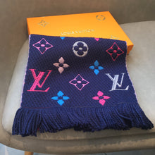 Load image into Gallery viewer, CLTH186  94%wool, 6% Pure Silk	174x30cm
