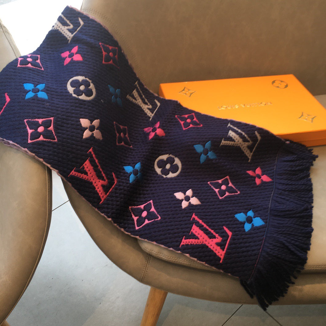 CLTH186  94%wool, 6% Pure Silk	174x30cm