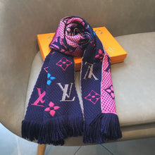 Load image into Gallery viewer, CLTH186  94%wool, 6% Pure Silk	174x30cm
