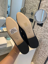 Load image into Gallery viewer, SE659  Size 4-11    Material: Cowhide  Lining: Sheep skin Sole: Italian leather
