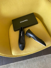 Load image into Gallery viewer, SE659  Size 4-11    Material: Cowhide  Lining: Sheep skin Sole: Italian leather
