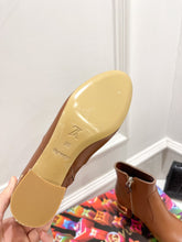 Load image into Gallery viewer, SE668  Size 4-9   Heels:5cm Material: Cowhide  Lining: Sheep skin Sole: Italian leather
