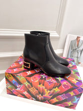 Load image into Gallery viewer, SE669  Size 4-9   Heels:5cm Material: Cowhide  Lining: Sheep skin Sole: Italian leather
