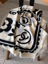 Load image into Gallery viewer, CLTH195  140x140cm
