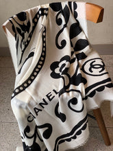 Load image into Gallery viewer, CLTH195  140x140cm
