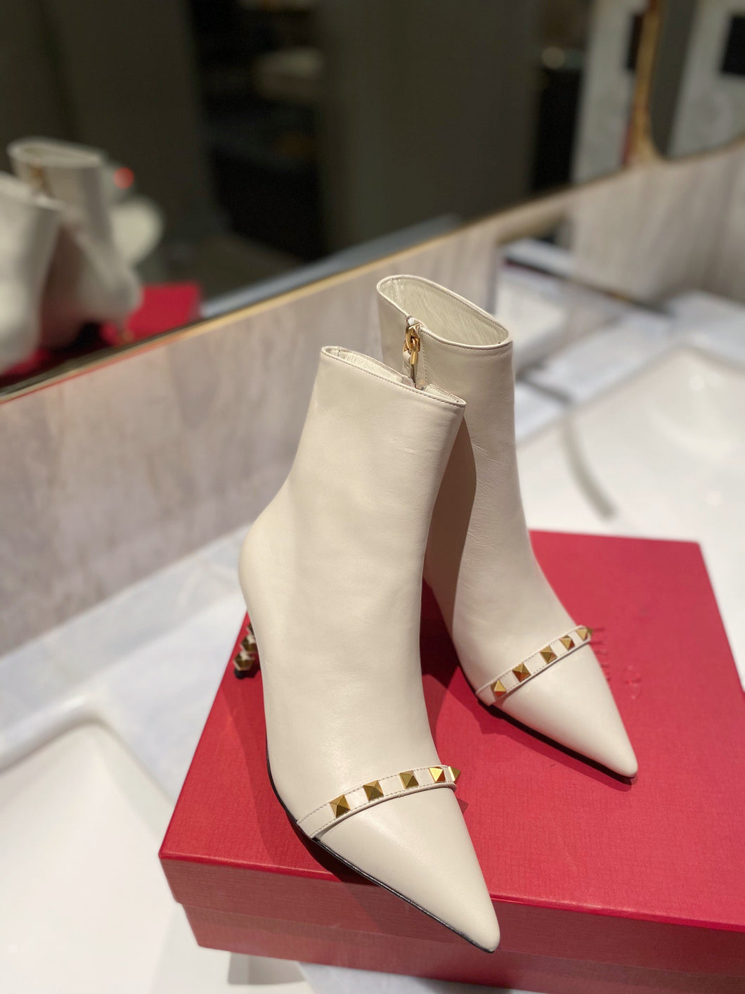 SE680  Size 5-8  Heels:7cm Material: Cowhide  Lining: Sheep skin Sole: Italian leather