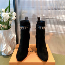 Load image into Gallery viewer, SE683  Size 4-11
